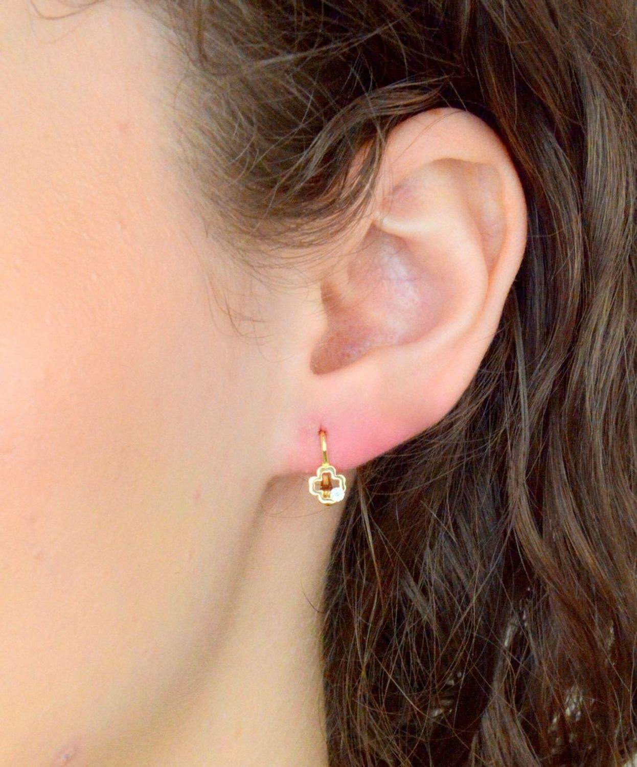 Złote kolczyki dla dziewczynki w kształcie koniczynek próba 585.jpg